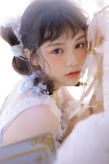 蒙娜小魔女